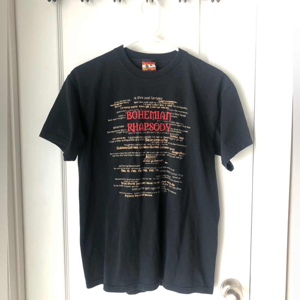 Queen lyrics tee - Bohemian Rhapsody (M)